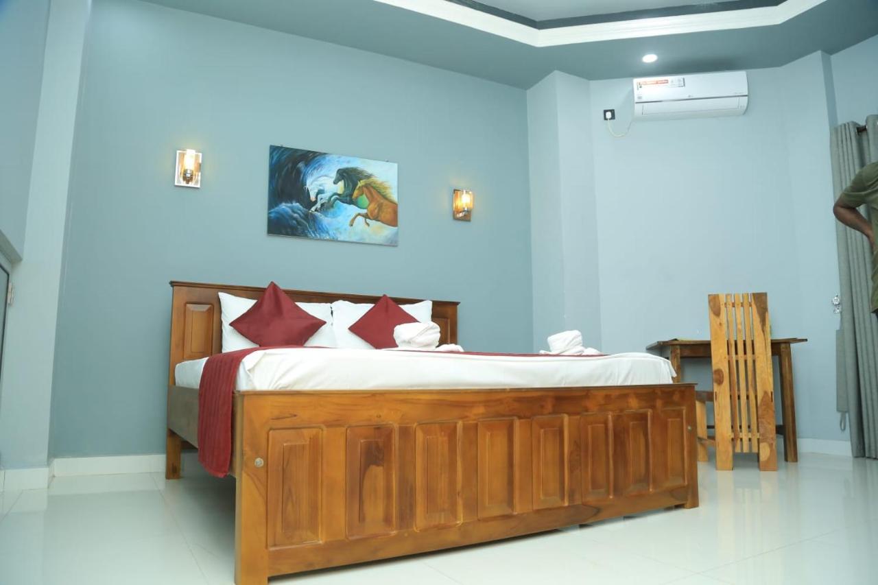 Sp Tourist Hotel Jaffna Dış mekan fotoğraf